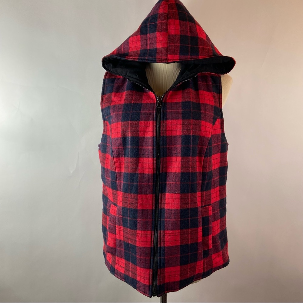 Stitch Fix Pixley Medium Tyenna Red Black Buffalo Plaid Puffer Reversible Vest